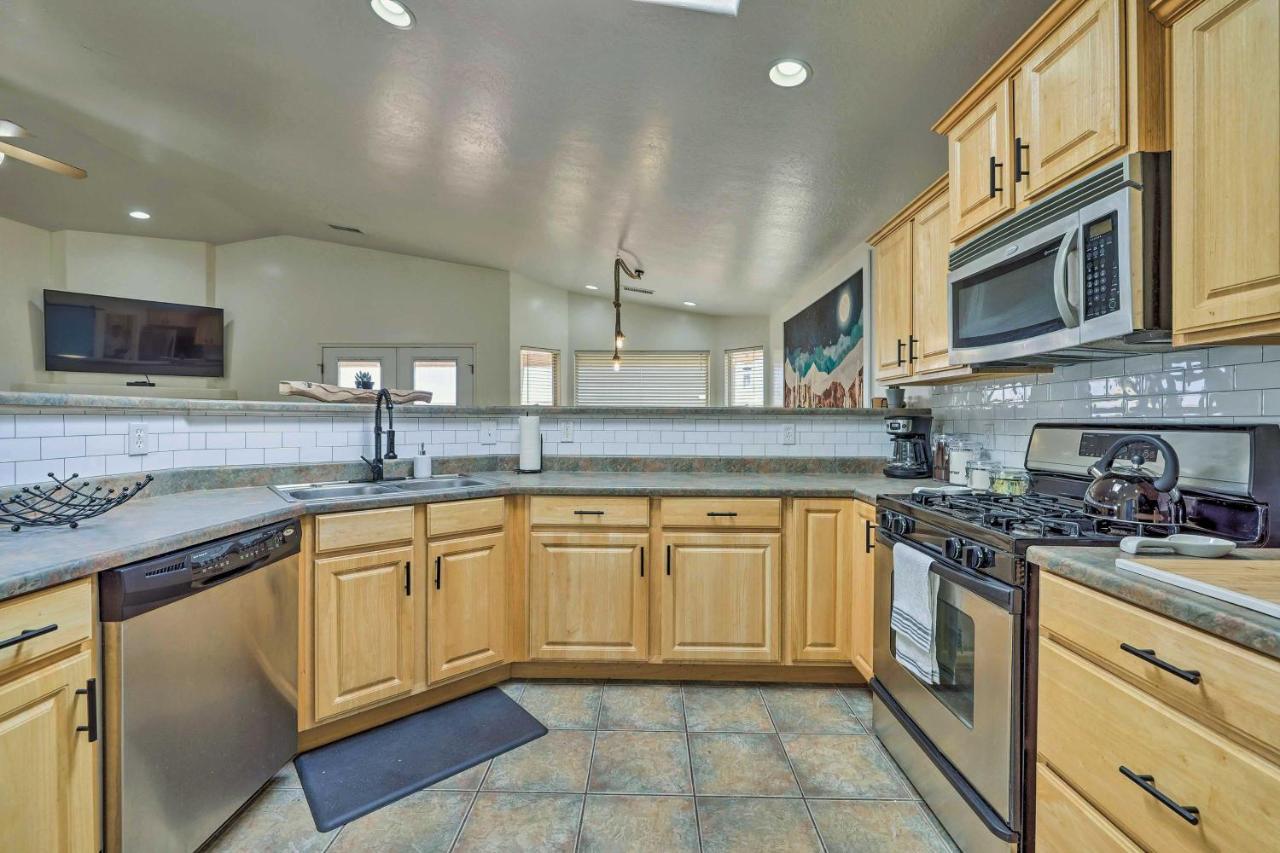 Modern Page Retreat With View, 9 Mi To Wahweap Beach Villa Exterior photo